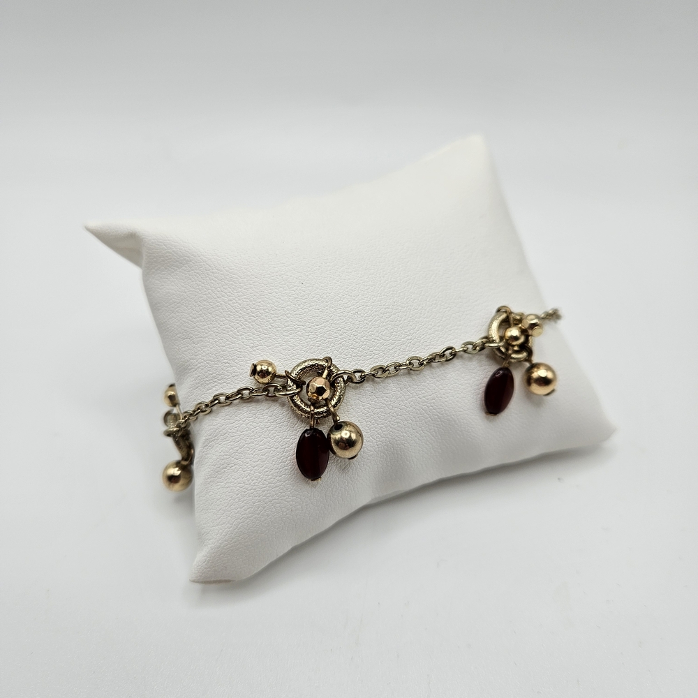 VINTAGE Dainty Gold Tone Acrylic Garnet Beaded Dangle Bracelet